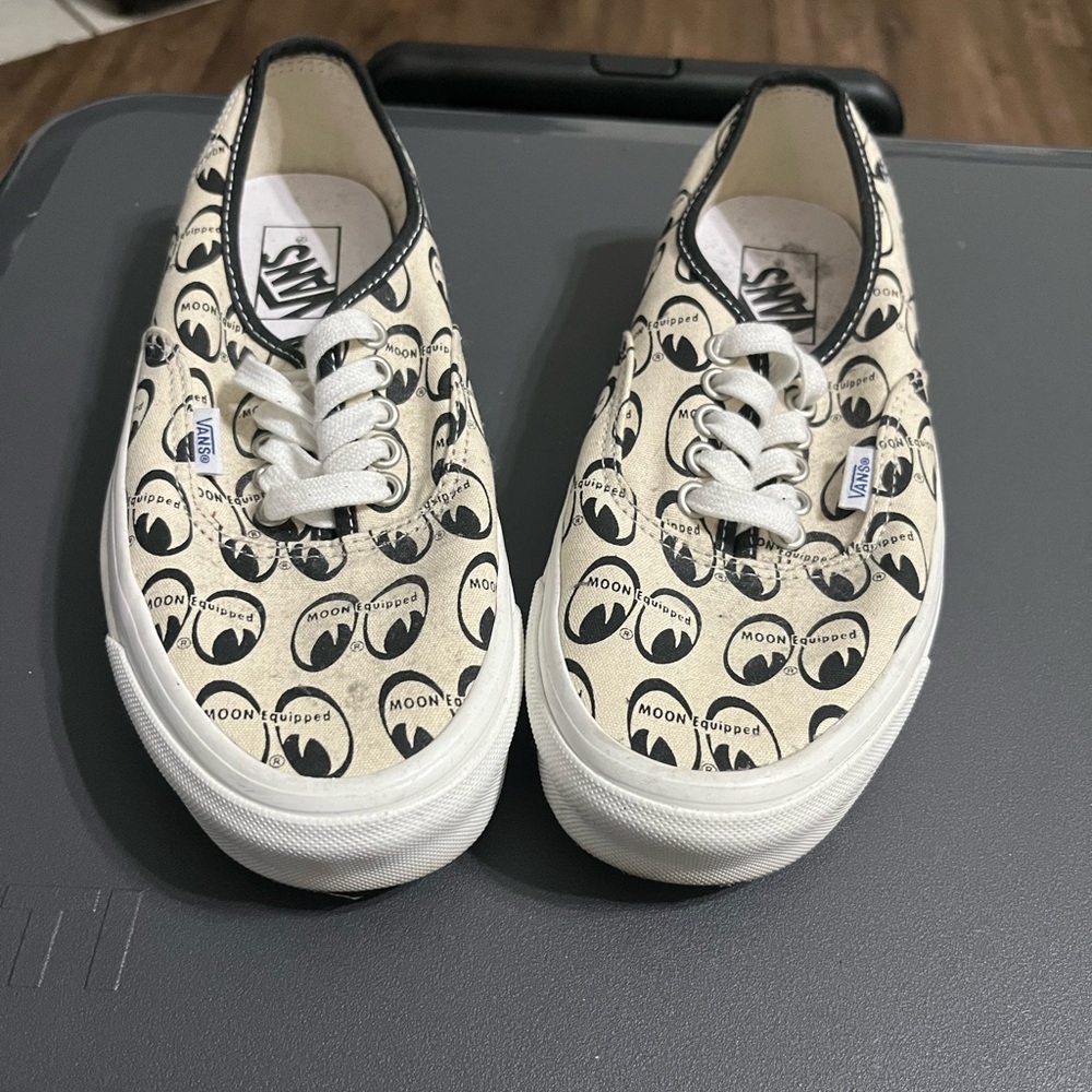 Vans x Mooneyes